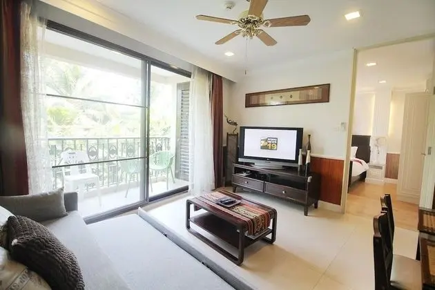 1 Bedroom with garden view