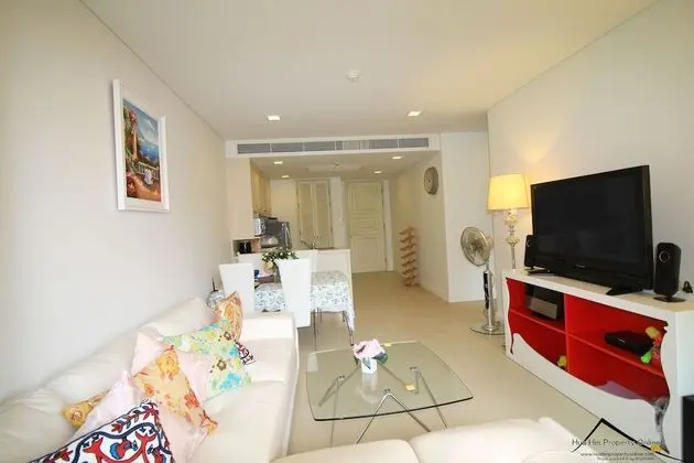2 Bedrooms with pool view