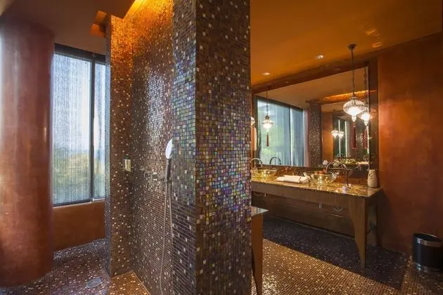 Ocean Front Suite