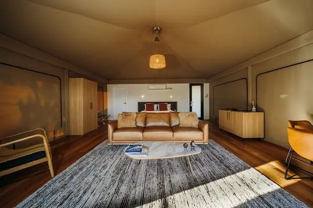 Peninsula Tent