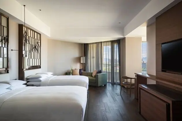 Oda, 2 Çift Kişilik Yatak, Balkon