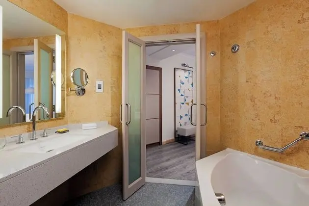 Deluxe Oda, 1 En Büyük (King) Boy Yatak, Balkon, Deniz Manzaralı