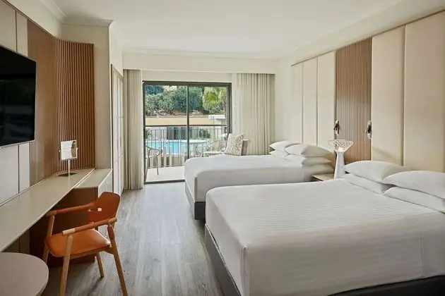 Deluxe Oda, 2 Büyük (Queen) Boy Yatak, Balkon, Havuz Manzaralı