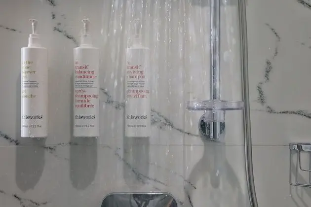 Deluxe Oda, 2 Çift Kişilik Yatak, Sigara İçilmez, Kısmi Deniz Manzaralı