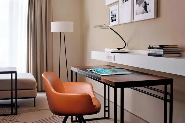 Deluxe Oda, 1 En Büyük (King) Boy Yatak