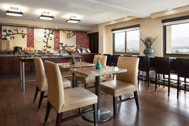 Concierge Room, Oda, 1 En Büyük (King) Boy Yatak ve Çekyat