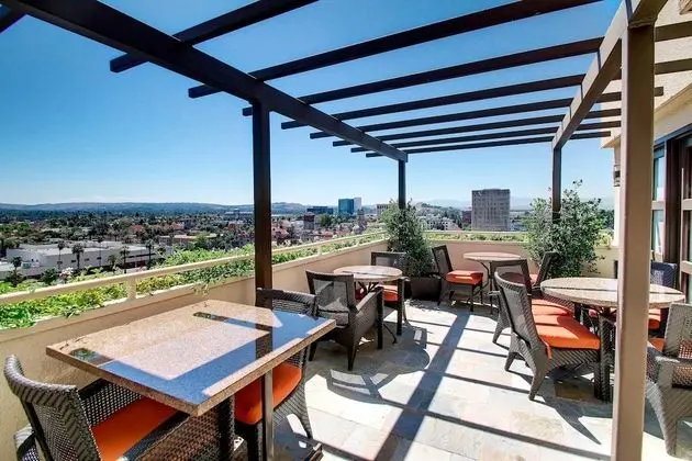Concierge Room, Oda, 1 En Büyük (King) Boy Yatak ve Çekyat
