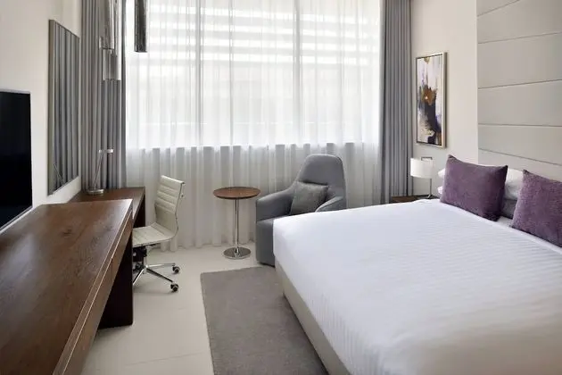 Oda, 1 En Büyük (King) Boy Yatak, Sigara İçilebilir (Concierge Level)