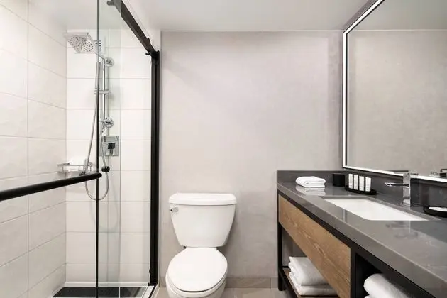 Deluxe Oda, 1 En Büyük (King) Boy Yatak ve Çekyat, Kule (Hearing Accessible)