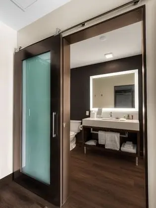 Oda, 2 Büyük (Queen) Boy Yatak, Sigara İçilmez, Şehir Manzaralı (High Floor)