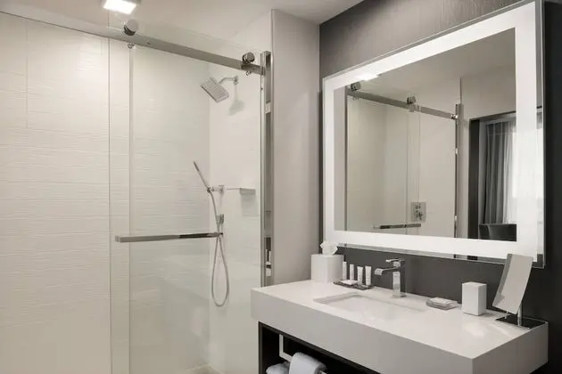 Oda, 2 Büyük (Queen) Boy Yatak, Sigara İçilmez, Şehir Manzaralı (High Floor)