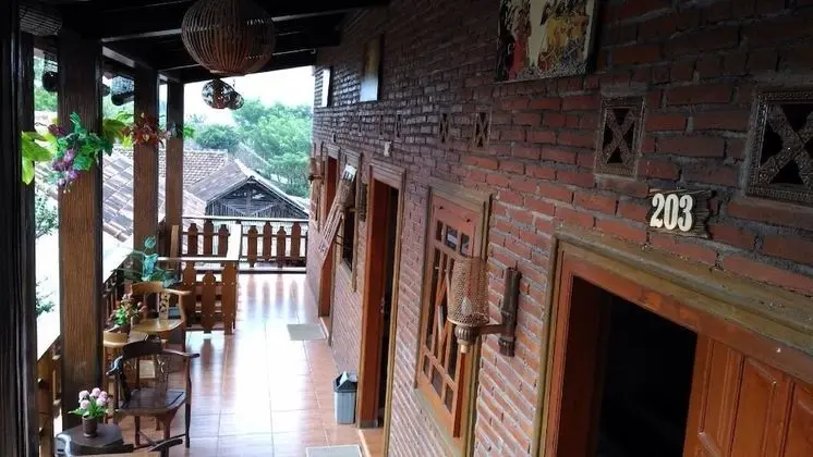 Panoramic Tek Büyük Yataklı Oda, Özel Banyo, Havuz Manzaralı