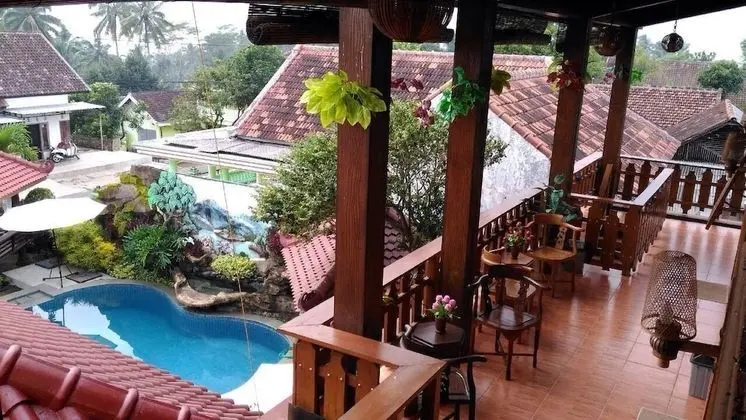 Panoramic Tek Büyük Yataklı Oda, Özel Banyo, Havuz Manzaralı