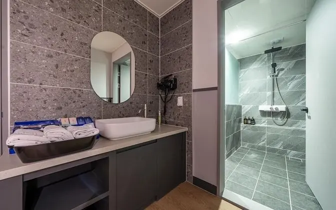 Oda (Standard (tub for 2 adults family bat)