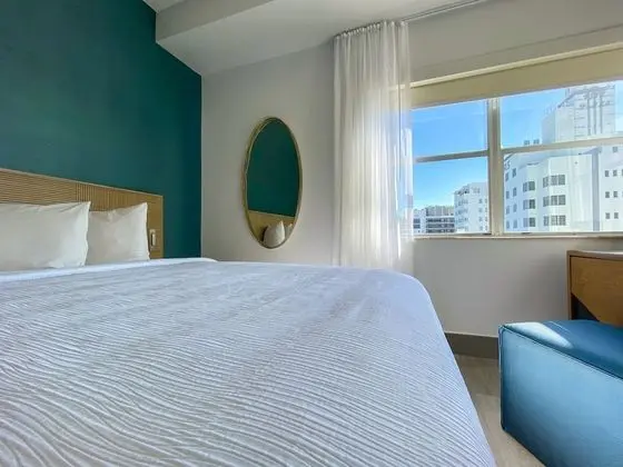 Signature Double City View