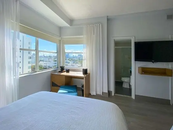 Signature Double City View
