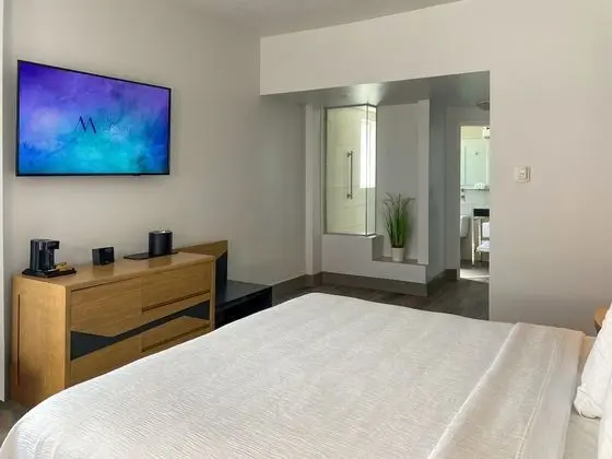 Signature Ocean View King