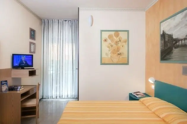 Tek Büyük veya İki Ayrı Yataklı Oda, Balkon