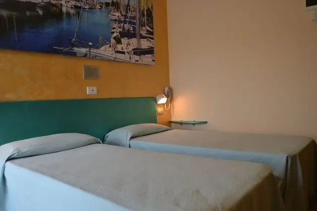 Tek Büyük veya İki Ayrı Yataklı Oda, Balkon