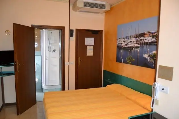 Tek Büyük veya İki Ayrı Yataklı Oda, Balkon