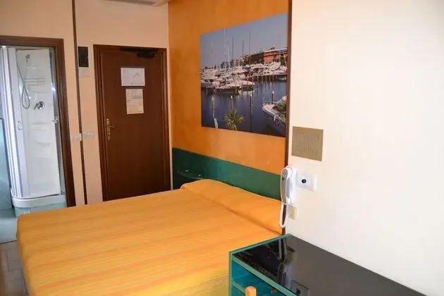 Tek Büyük veya İki Ayrı Yataklı Oda, Balkon
