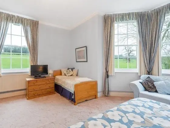 Tek Büyük Yataklı Oda, Banyolu/Duşlu, Bahçe Manzaralı (blue room)