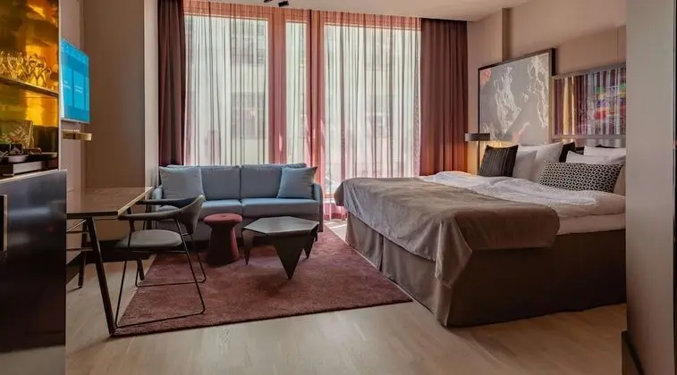 Tek Büyük Yataklı Oda (Spacious - Yrjönkatu building)
