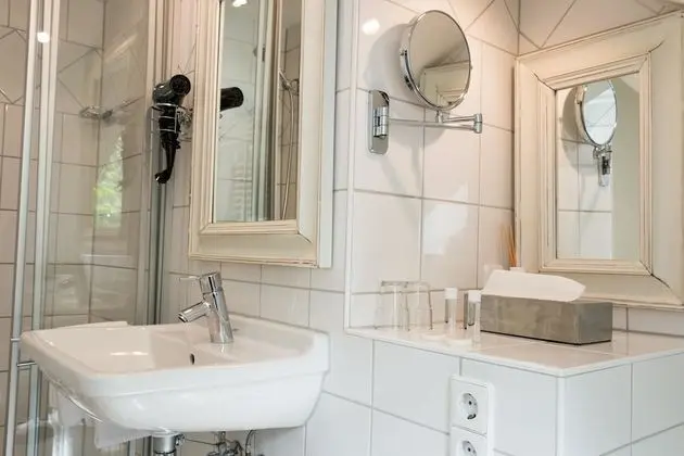 Junior Süit, 1 Çift Kişilik Yatak ve Çekyat