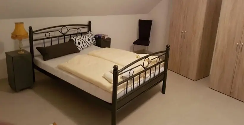 Tek Büyük Yataklı Oda