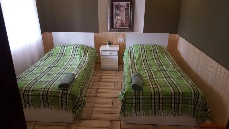 Tek Büyük veya İki Ayrı Yataklı Oda, 2 Tek Kişilik Yatak, Sigara İçilmez