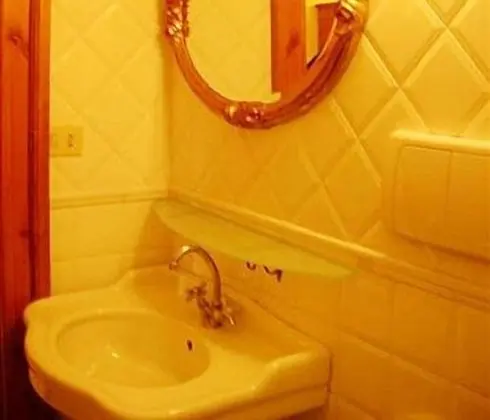 Tek Büyük veya İki Ayrı Yataklı Oda, Özel Banyo