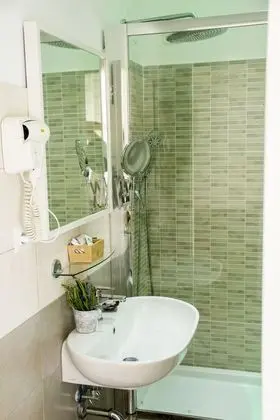 Tek Büyük veya İki Ayrı Yataklı Oda (External bathroom)