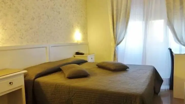 Tek Büyük Yataklı Oda, 1 Çift Kişilik Yatak