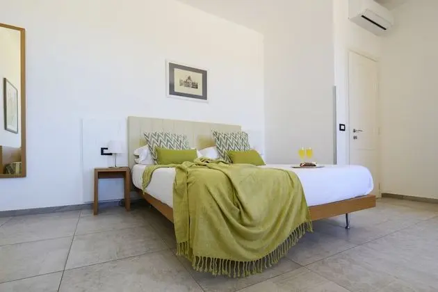 Standard Oda, 1 Büyük (Queen) Boy Yatak, Sigara İçilmez (Converts to 2 Twin Beds)
