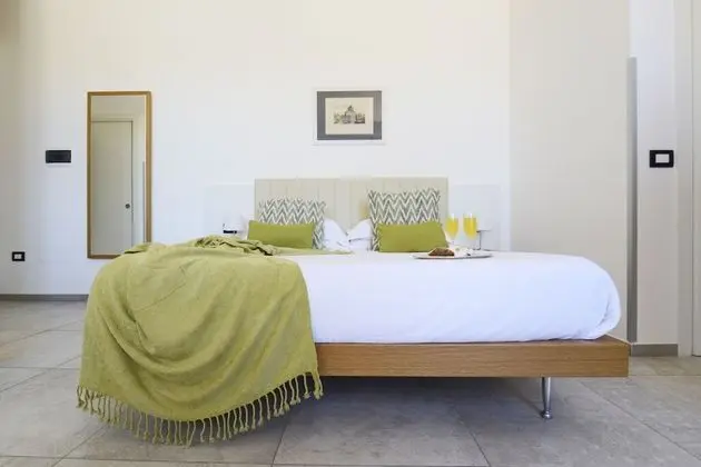Standard Oda, 1 Büyük (Queen) Boy Yatak, Sigara İçilmez (Converts to 2 Twin Beds)