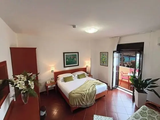 Superior Oda, 1 Büyük (Queen) Boy Yatak, Balkon, Deniz Manzaralı (Converts to 2 Twin Beds)