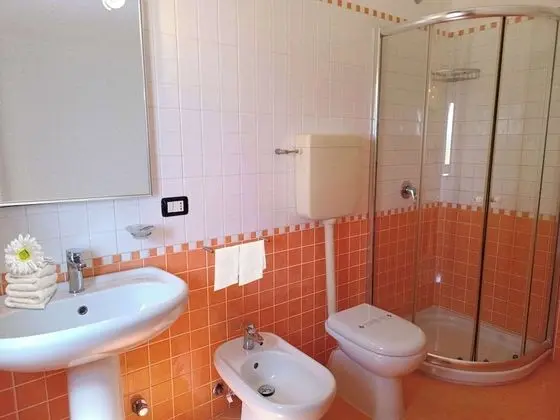 Superior Oda, Birden Çok Yatak, Balkon, Deniz Manzaralı (Converts to 2 Twin Beds)