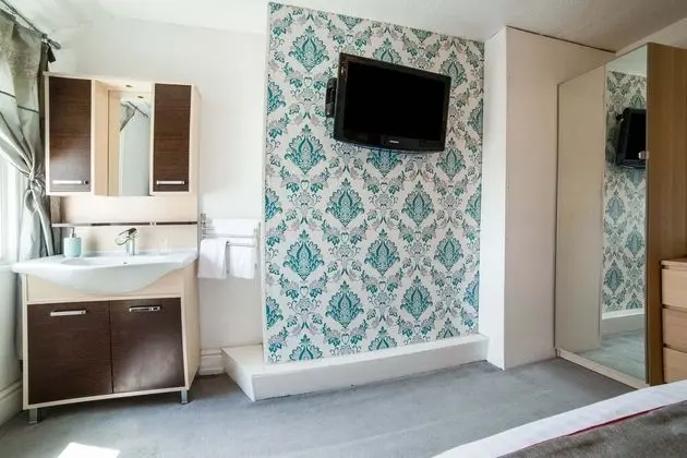 Standard Dört Kişilik Oda, Ortak Banyo