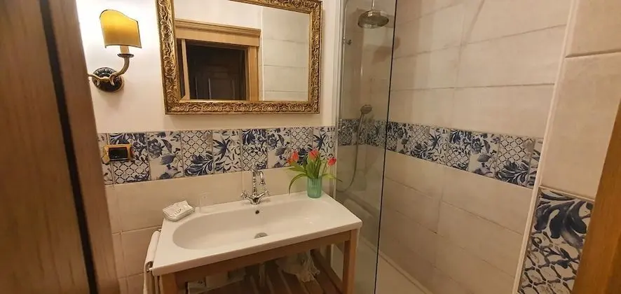 Classic Tek Büyük Yataklı Oda