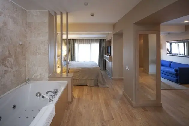 Sultan Suite