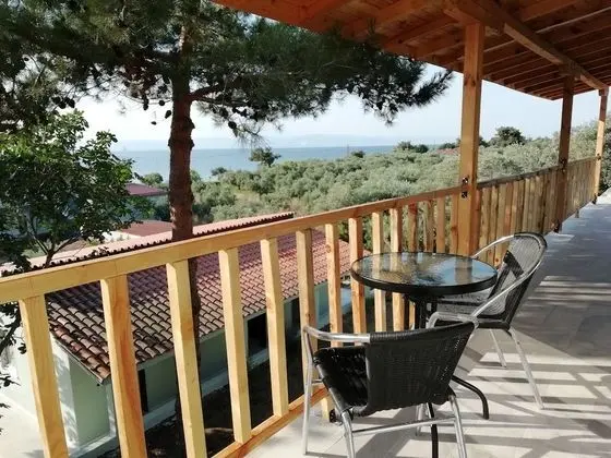 Family Oda, Bahçe Manzaralı