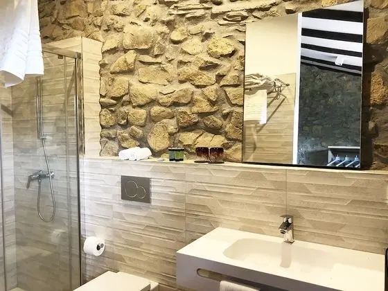 Deluxe Dört Kişilik Oda (Bi)