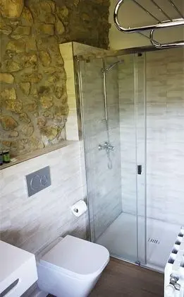 Deluxe Tek Büyük Yataklı Oda (Hiru)