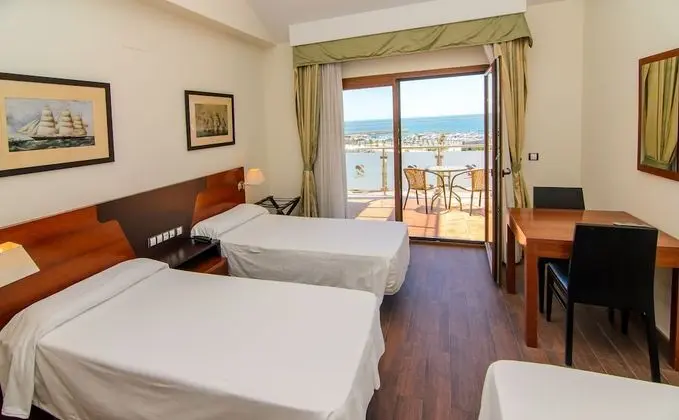 Üç Kişilik Oda (3 ADULTS)
