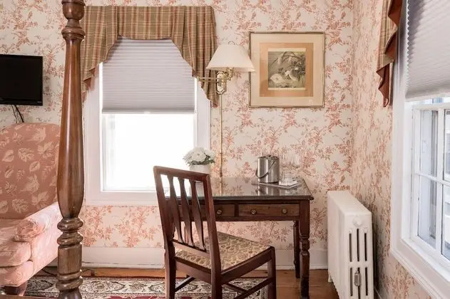 Oda, 1 Büyük (Queen) Boy Yatak (Typhoon)