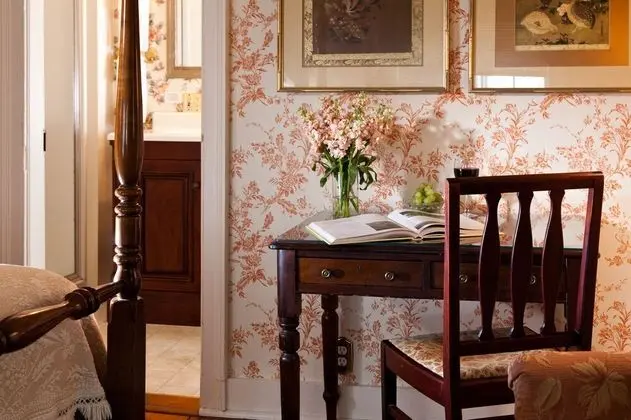 Oda, 1 Büyük (Queen) Boy Yatak (Typhoon)