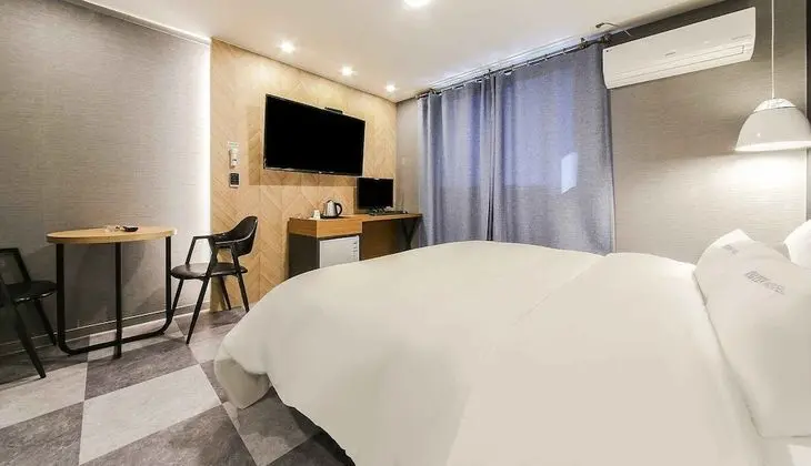 Deluxe Tek Büyük Yataklı Oda