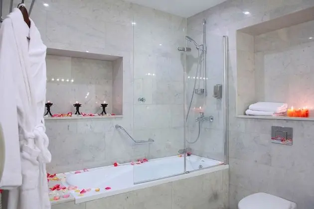 Deluxe Tek Büyük veya İki Ayrı Yataklı Oda, 1 Yatak Odası