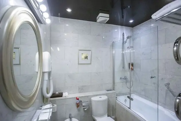 Standard Tek Büyük veya İki Ayrı Yataklı Oda