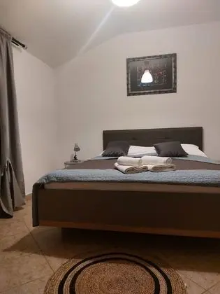 Room 2 - Boby Brown Room